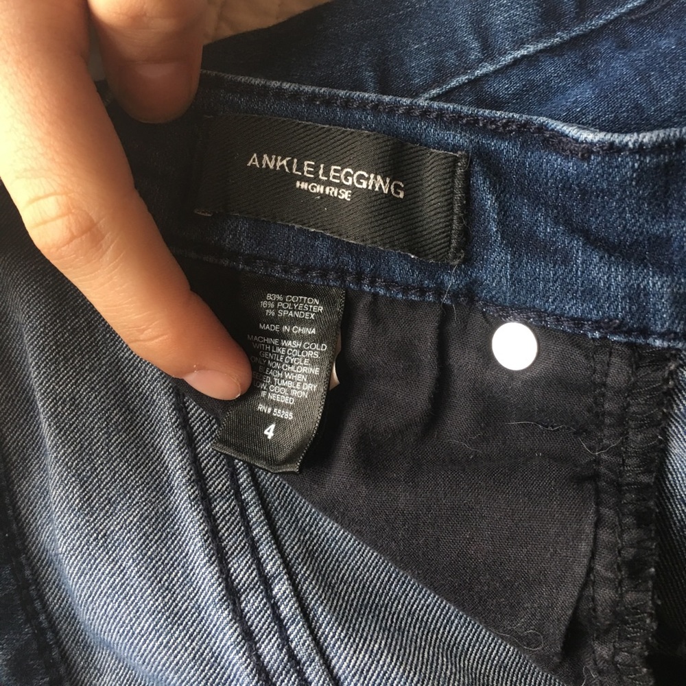 Express High Rise Jeans - Picture 2 of 4